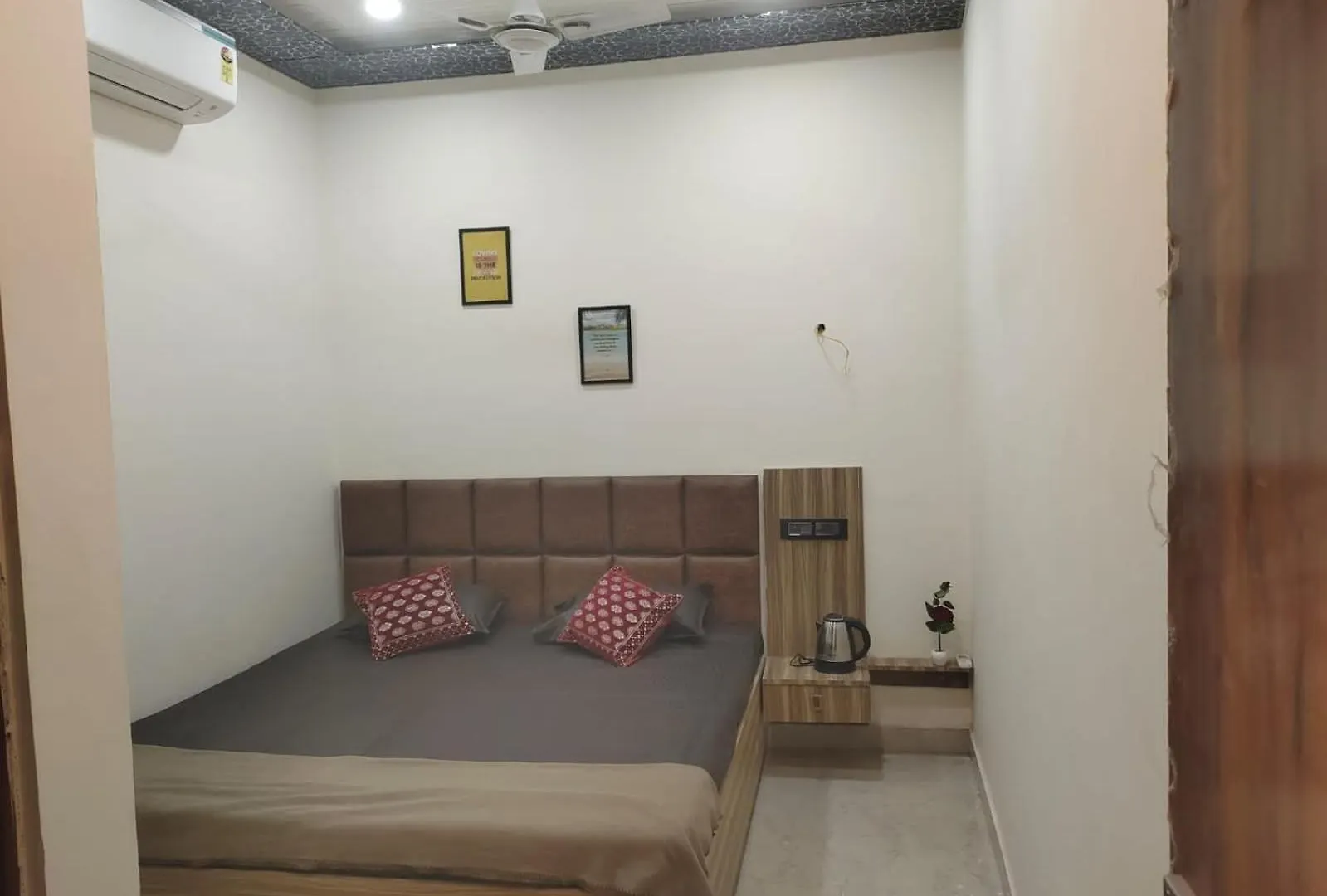 Varanasi Homestay The Pleasure Of فاراناسي 0*,